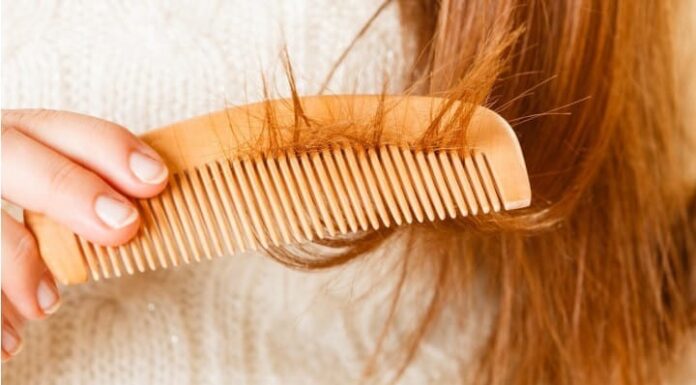 Skuteczne sposoby na nawilżenie suchych włosów